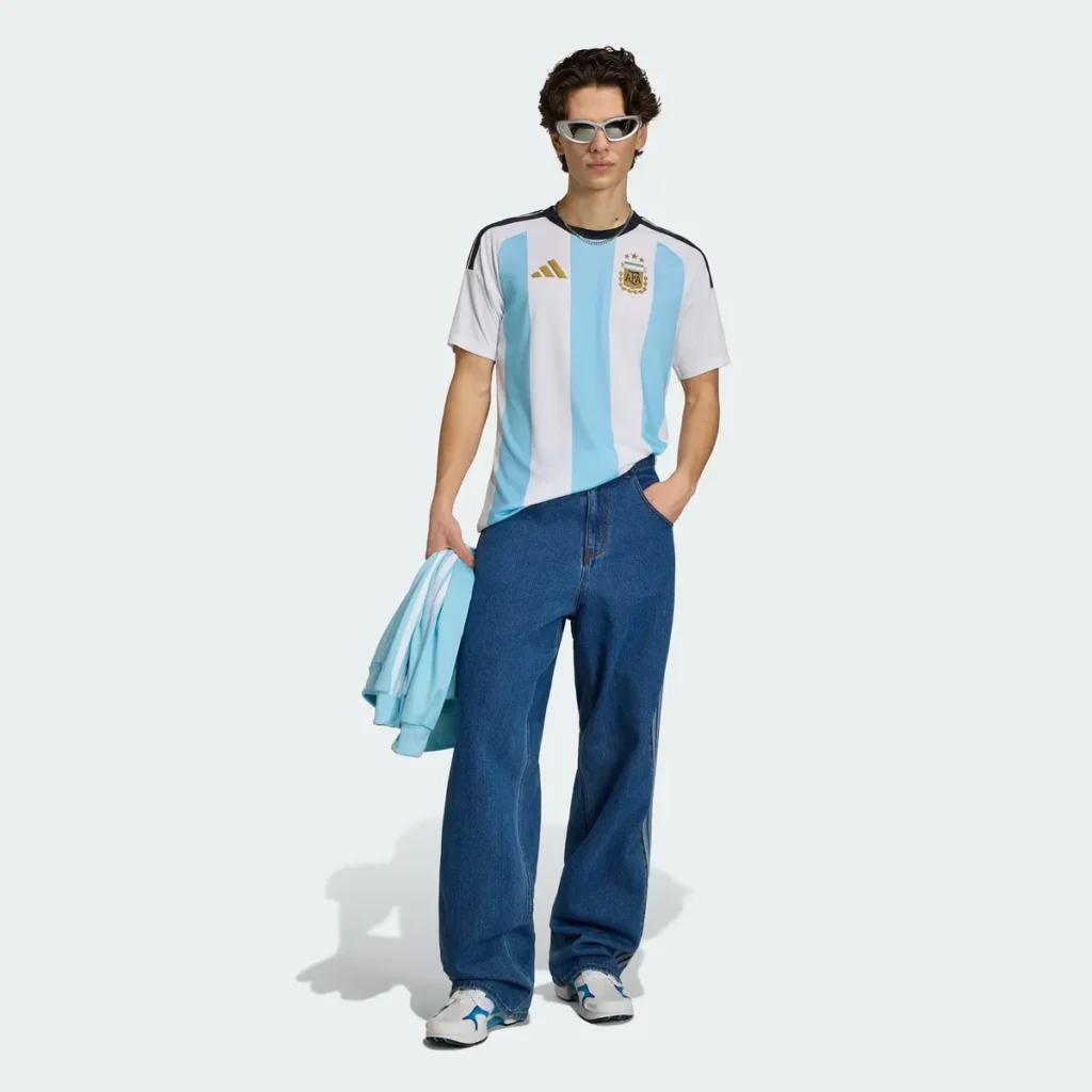 modelo hombre camiseta argentina cuerpo entero